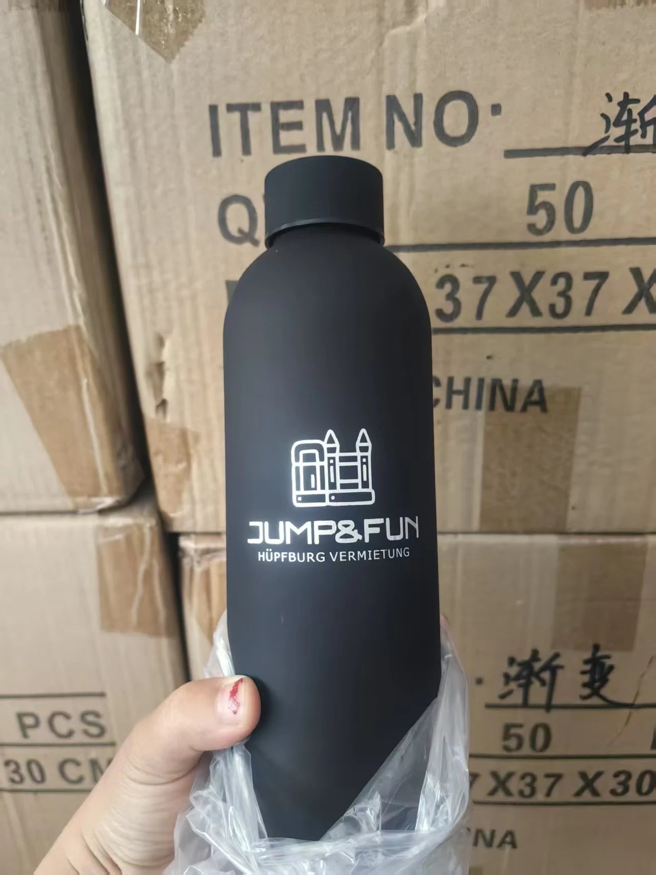 Custom LOGO  name small 500ml mouth stainless steel mini thermos cupsports water bottle, men's and women's hiking pot
